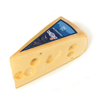 KI generiert: Ein Stück Emmentaler Käse mit Löchern. Text: "BIO BERG Bio-Emmentaler".