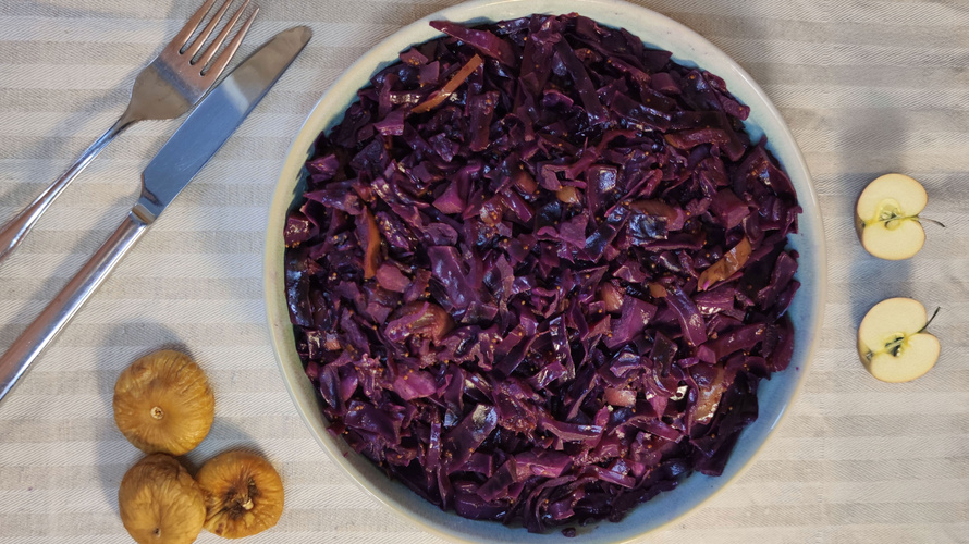 Rezeptbild für Weihnachtliches Apfel-Blaukraut mit Feigen
