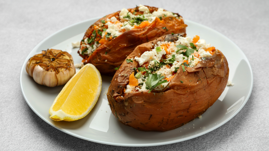 Rezeptbild für Gebackene Süßkartoffeln mit Schafskäse