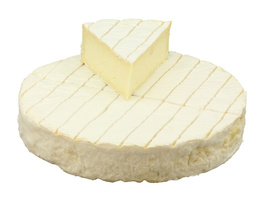 KI generiert: Auf dem Bild sind zwei Käselaibe abgebildet, einer ganz und der andere aufgeschnitten. Beide tragen ein Etikett mit der Aufschrift "Gouda".