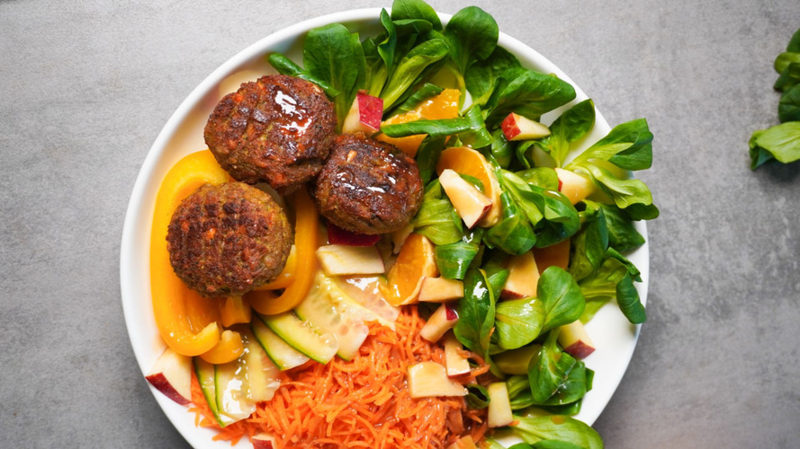 Rezeptbild für Salatbowl mit Quinoa Talern (vegan)