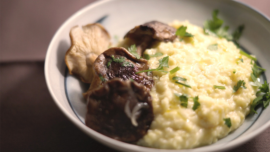 Rezeptbild für Hirserisotto mit Fonduekäse an gebutterten Shiitakepilzen