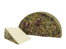 KI generiert: Das Bild zeigt ein Glas mit einem Lebensmittelprodukt namens "Wilde Weidekuh Carlo" in der Geschmacksrichtung "Curry & Dattel". Auf dem Etikett des Glases ist eine stilisierte Kuh abgebildet.