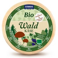 KI generiert: Das Bild zeigt den Bio-Waldkäse von Söbbeke mit Waldmotiven auf der Verpackung.