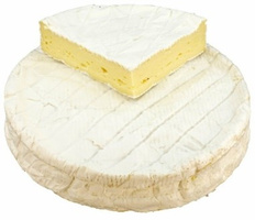 KI generiert: Ein runder Weichkäse mit einem herausgeschnittenen Stück darauf.