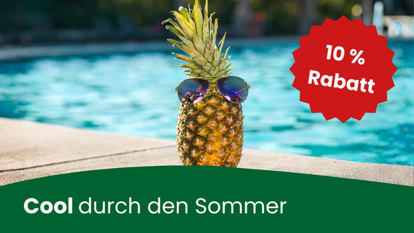 KI generiert: Eine Ananas mit Sonnenbrille am Pool. Text: "Cool durch den Sommer. 10 % Rabatt"