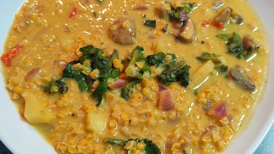 Rezeptbild für Gelbes Curry mit Linsen und Flower Sprouts