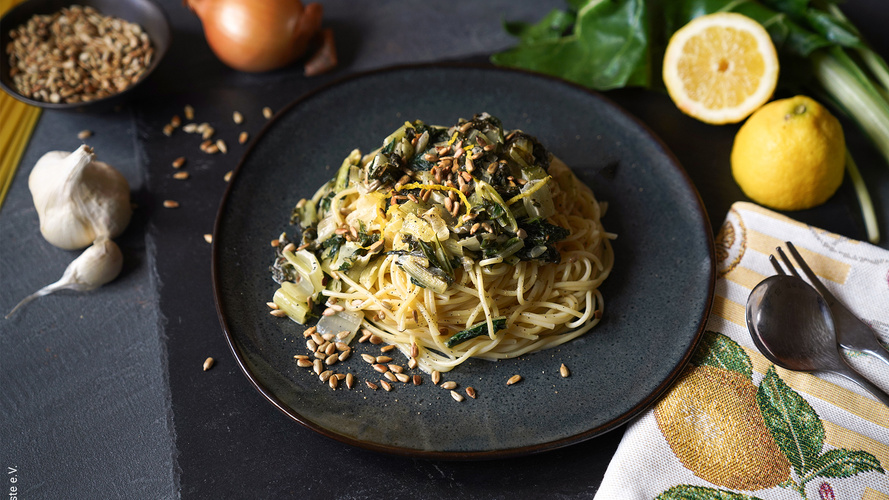 Rezeptbild für Mangold-Pasta mit Zitrone