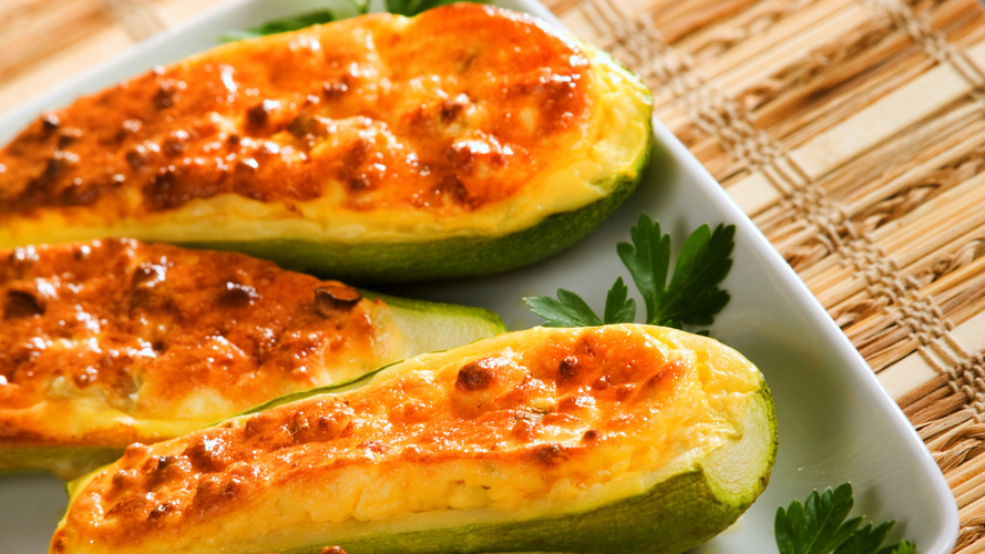 Rezeptbild für Marinierte Zucchini mit überbackenem Mozzarella