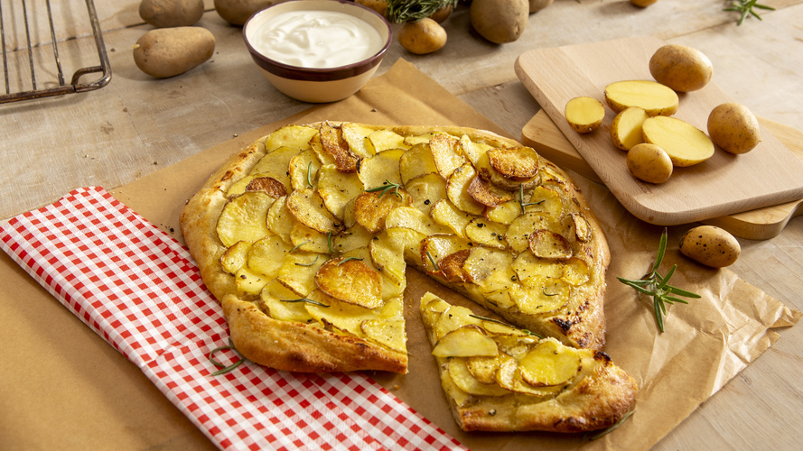 Rezeptbild für Kartoffelpizza mit Frischkäse & Rosmarin