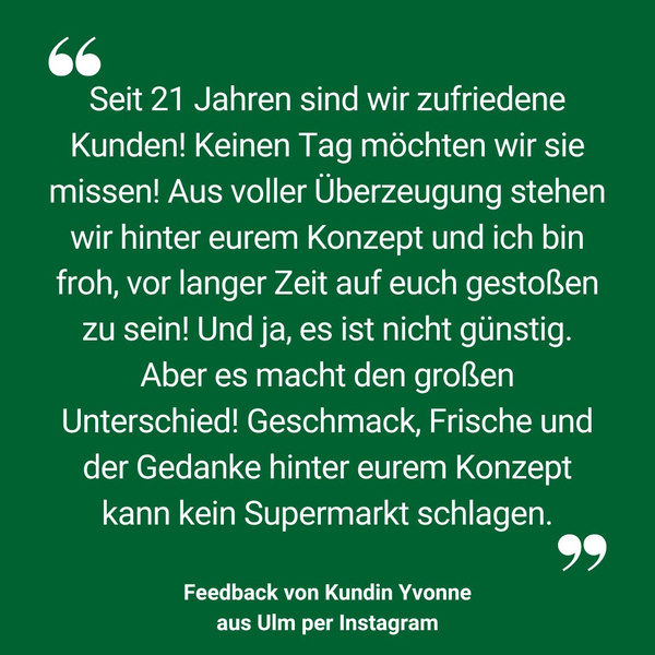 Ein grüner Hintergrund mit weißem Text, der eine Kundenbewertung zeigt