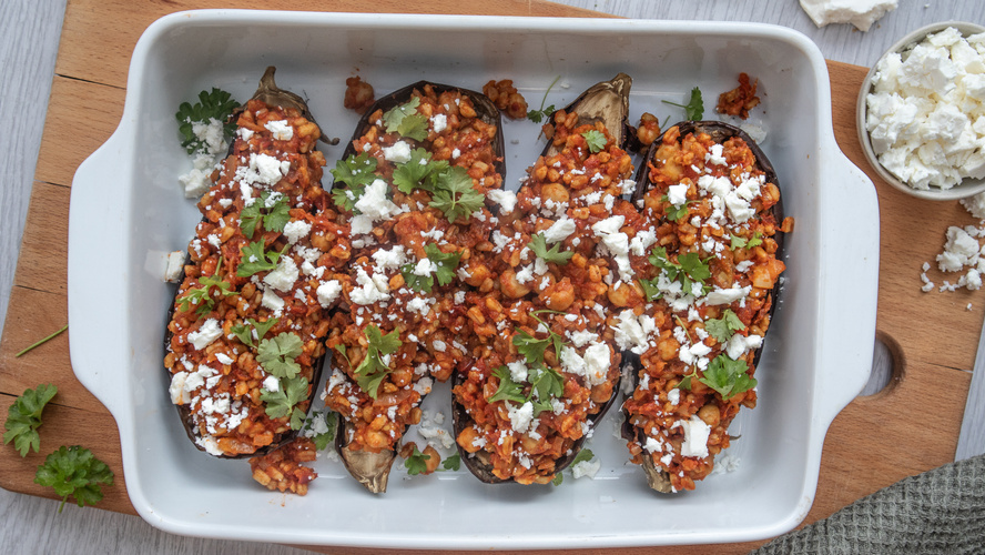 Rezeptbild für Gefüllte Aubergine mit Dinkelreis