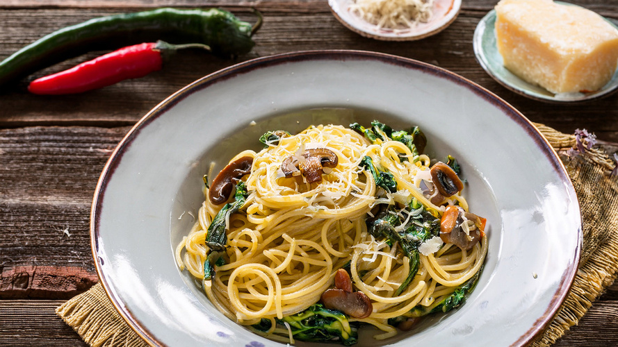 Rezeptbild für Spaghetti mit Puntarelle und Pilzen